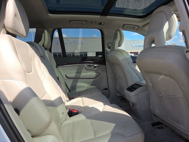 2016 Volvo XC90 T6 Momentum