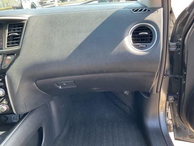 2020 Nissan Pathfinder SV