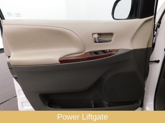 2014 Toyota Sienna XLE 7 Passenger