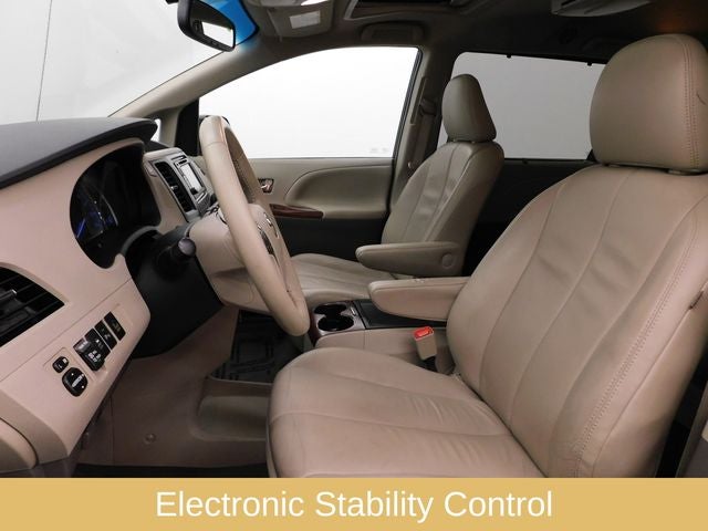 2014 Toyota Sienna XLE 7 Passenger