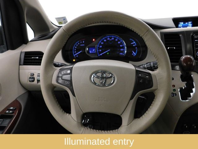 2014 Toyota Sienna XLE 7 Passenger