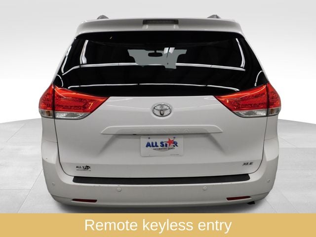 2014 Toyota Sienna XLE 7 Passenger