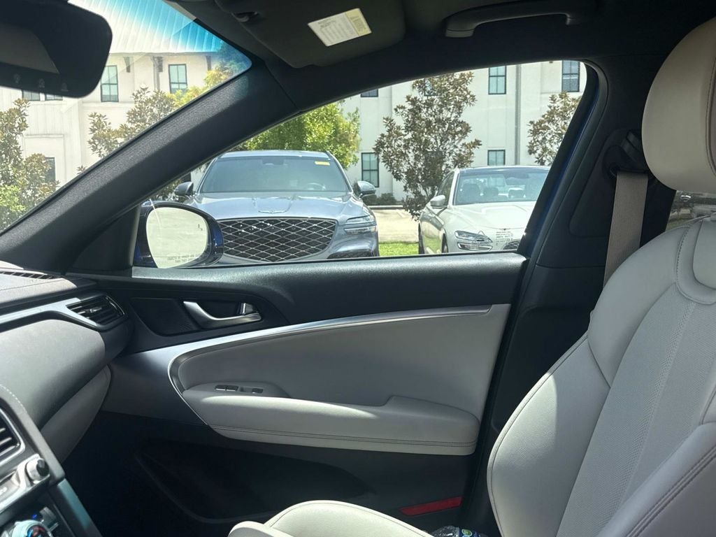 2022 Genesis G70 2.0T