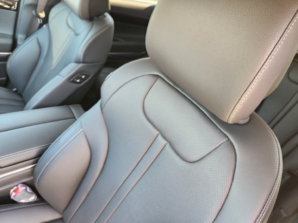 2027 Genesis GV80 2.5T