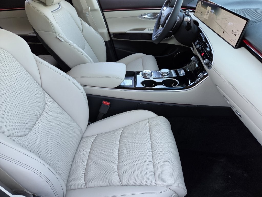 2027 Genesis GV70 2.5T