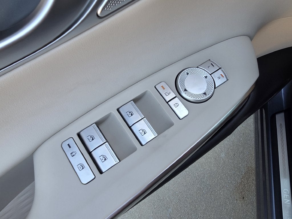 2027 Genesis GV70 2.5T
