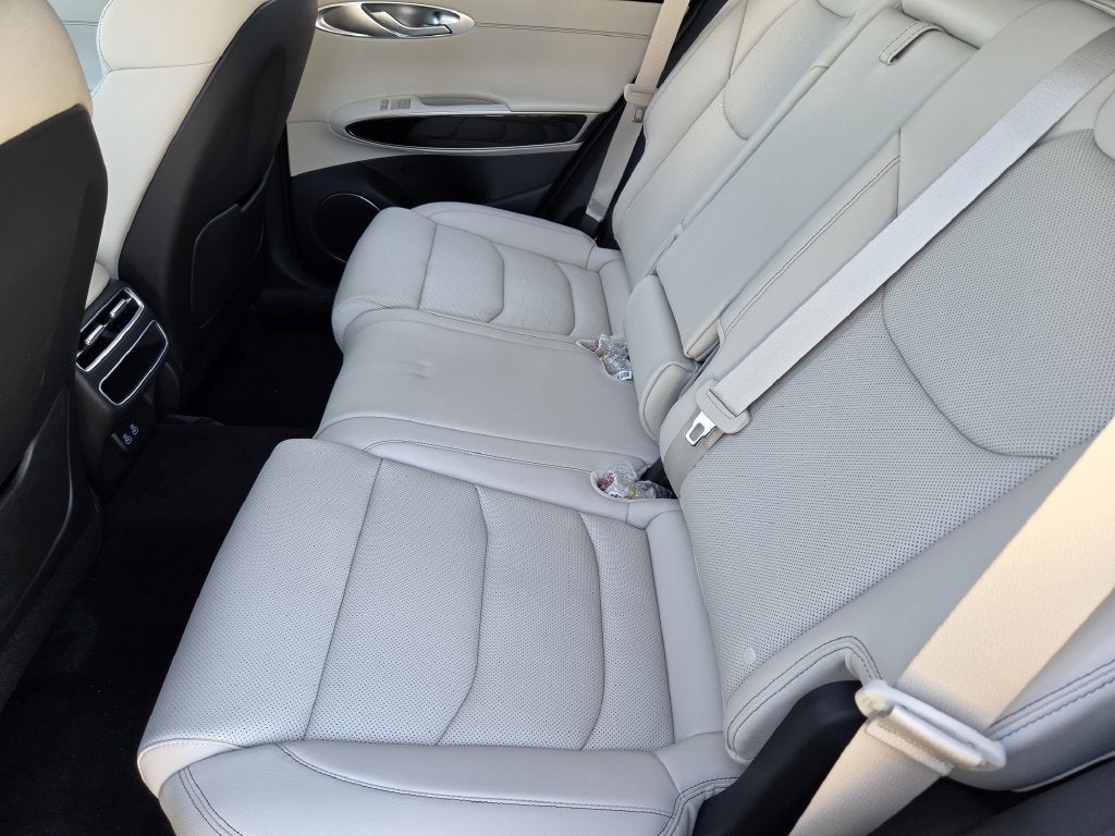 2027 Genesis GV70 2.5T