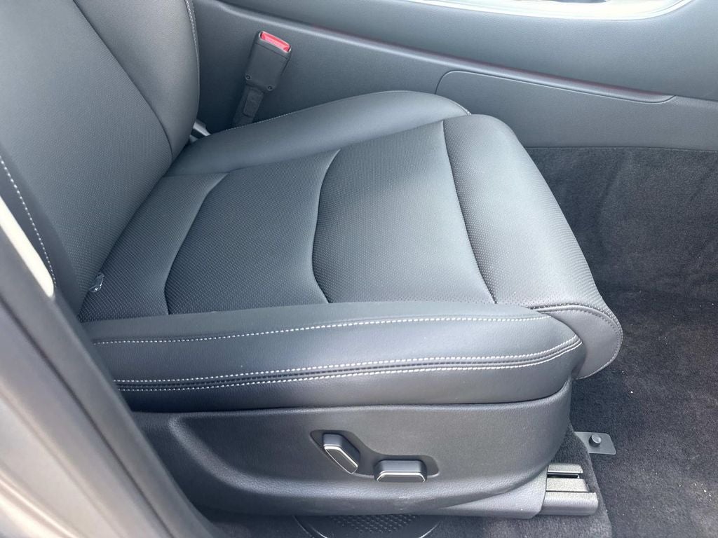 2027 Genesis GV70 2.5T Select