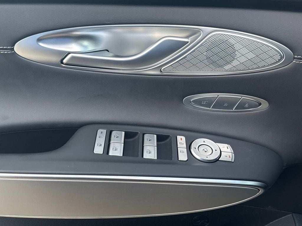 2027 Genesis GV70 2.5T Select