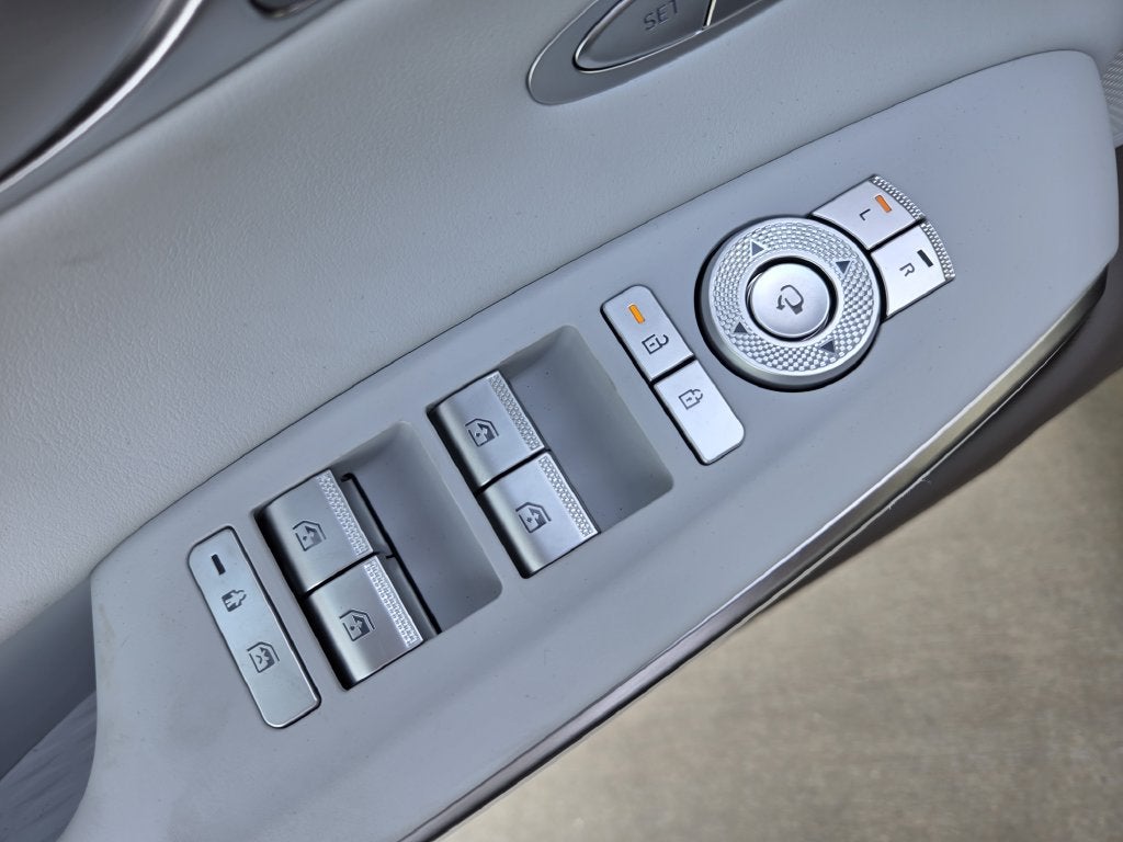 2027 Genesis GV70 2.5T Advanced