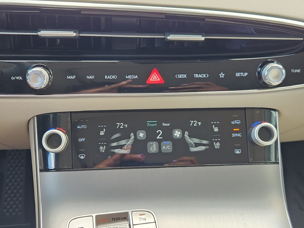 2027 Genesis GV70 2.5T Advanced