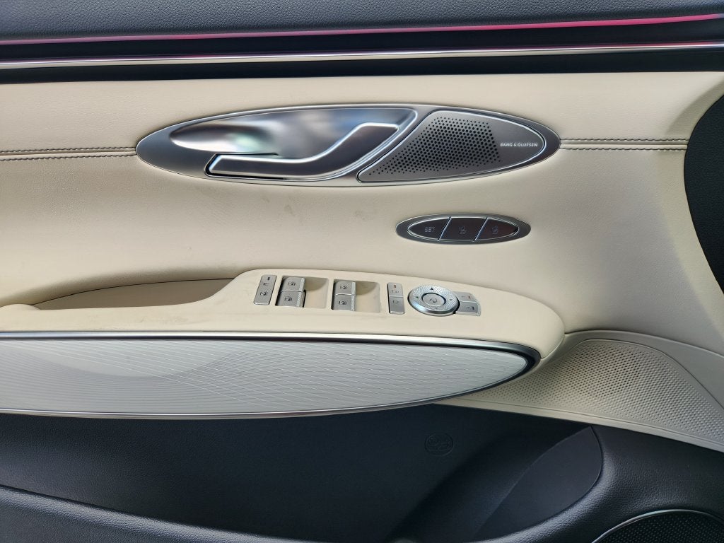 2027 Genesis GV70 2.5T Advanced