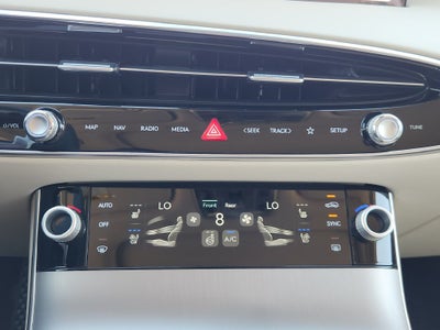 2027 Genesis GV70 2.5T Advanced