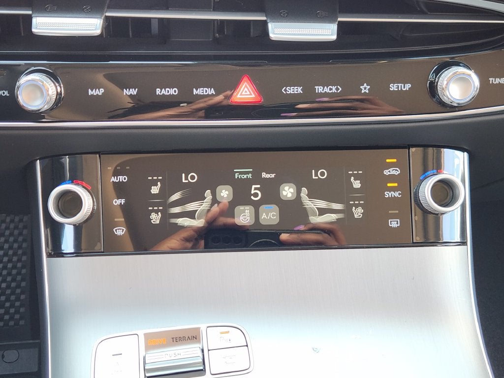 2027 Genesis GV70 2.5T Advanced