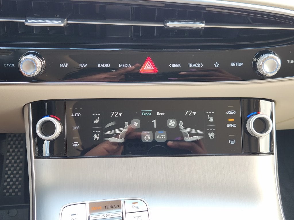2027 Genesis GV70 2.5T Advanced