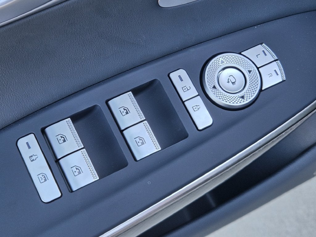 2027 Genesis GV70 3.5T Prestige Graphite