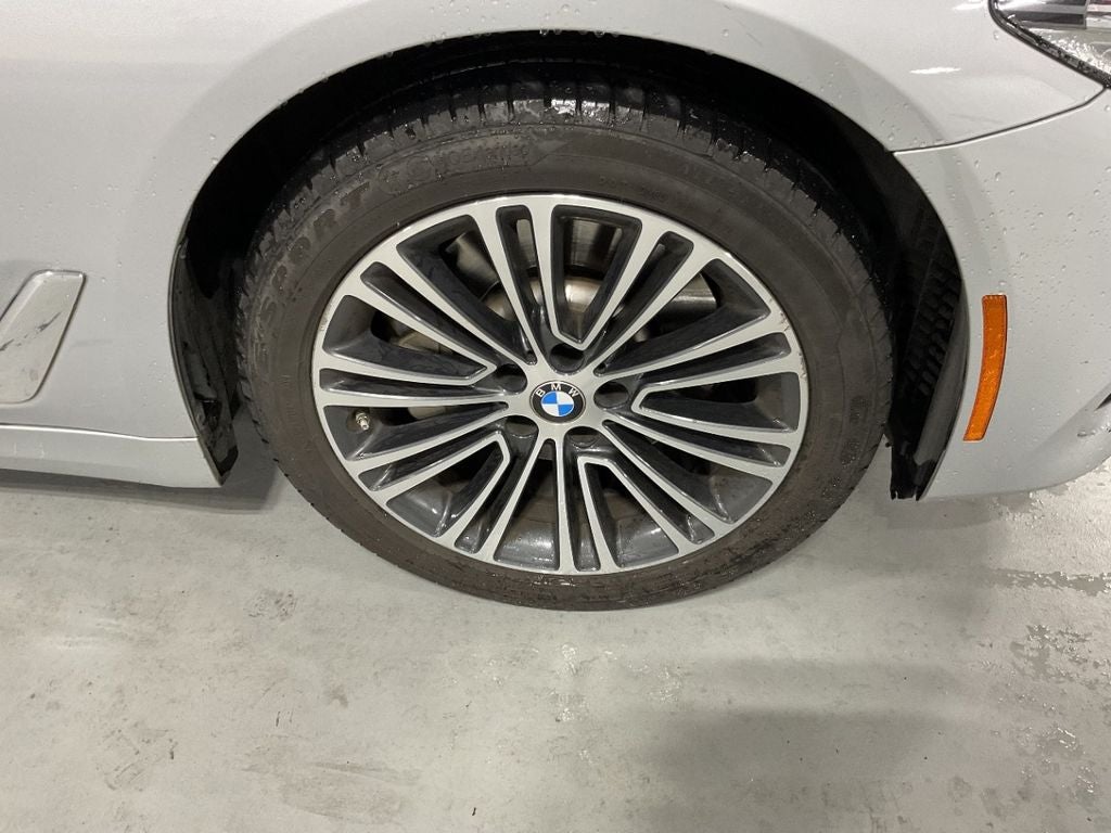 2019 BMW 5 Series 530i