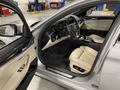 2019 BMW 5 Series 530i