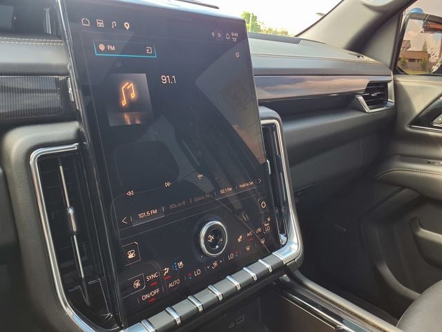 2025 GMC Yukon Elevation