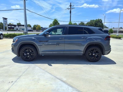 2025 Volkswagen Atlas Cross Sport 2.0T SEL R-Line Black