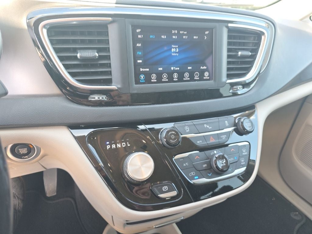 2020 Chrysler Pacifica Touring L