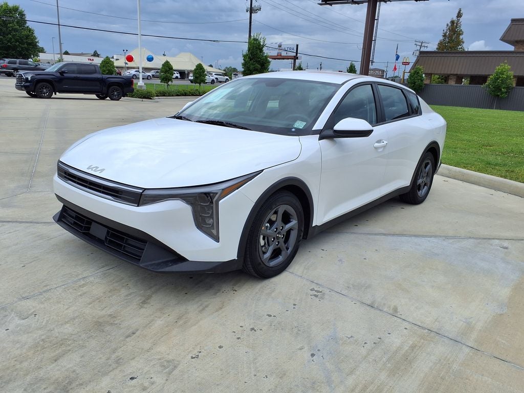 2025 Kia K4 LXS