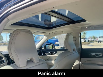 2023 Volvo S60 B5 Plus Dark Theme