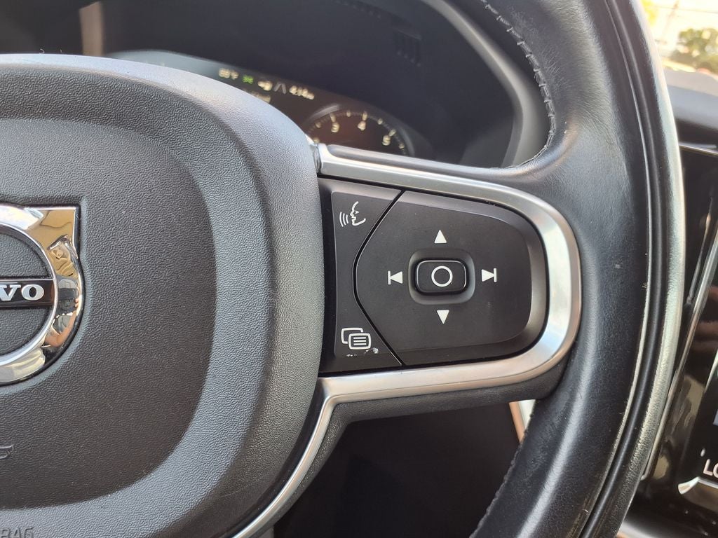 2019 Volvo XC60 T5 Momentum