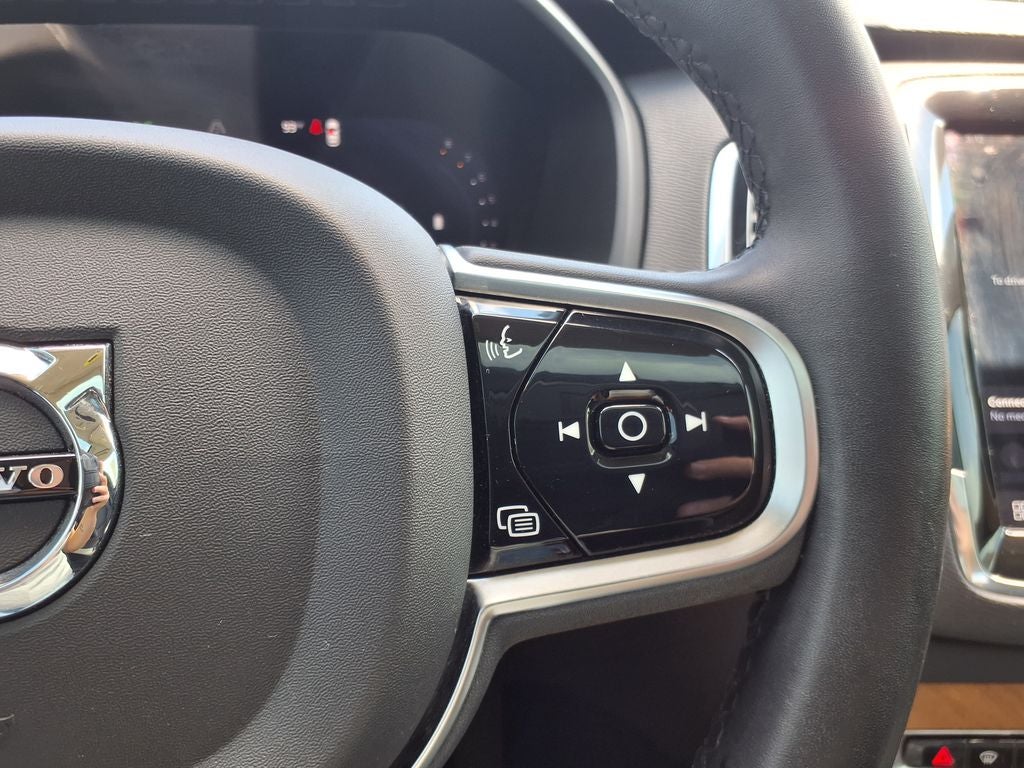 2023 Volvo XC90 B6 Plus 6-Seater