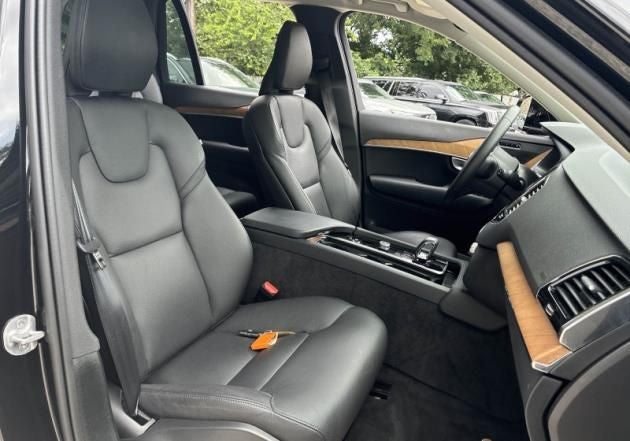 2024 Volvo XC90 B6 Plus Bright Theme 6-Seater