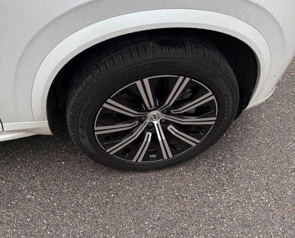 2025 Volvo XC90 B6 Plus 6-Seater