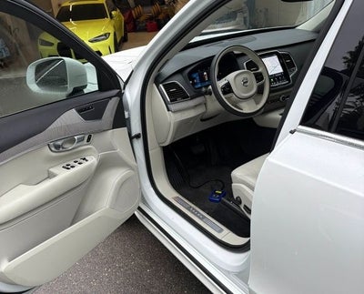 2025 Volvo XC90 B6 Plus 6-Seater
