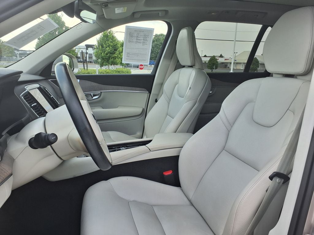 2024 Volvo XC90 B6 Plus Bright Theme