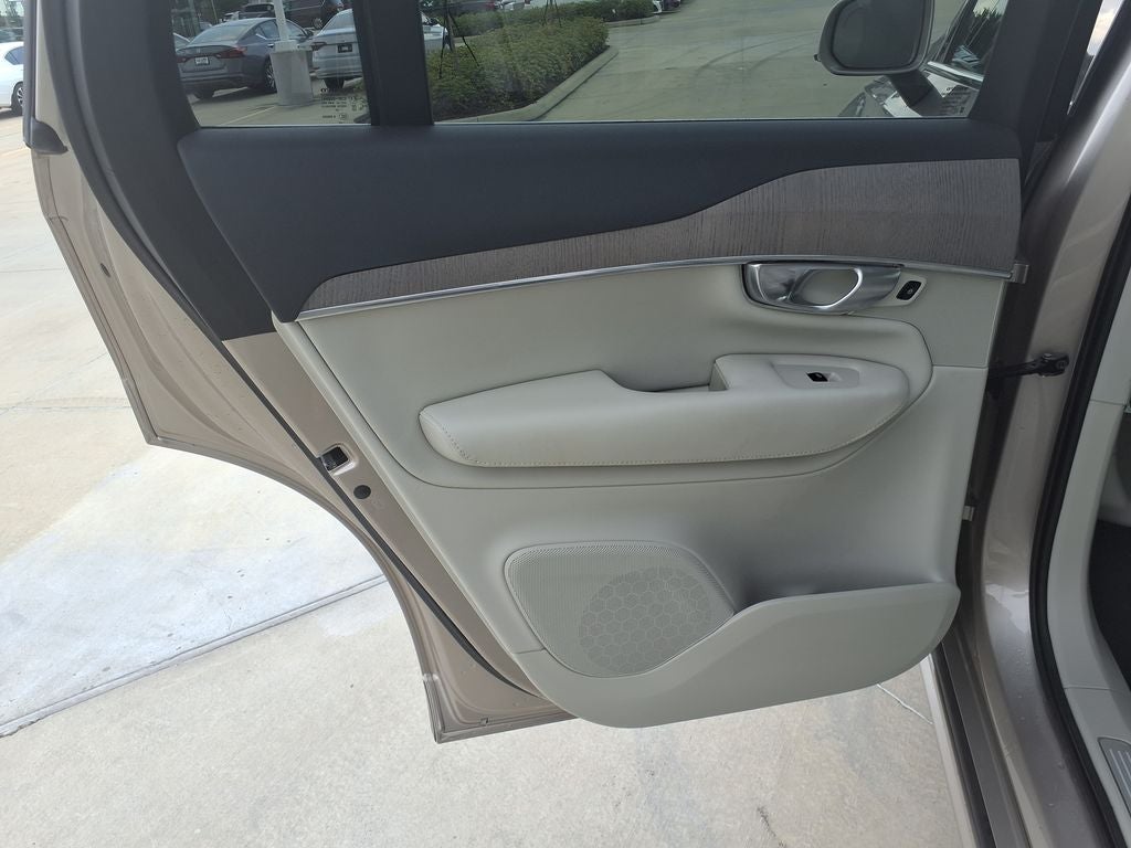 2024 Volvo XC90 B6 Plus Bright Theme