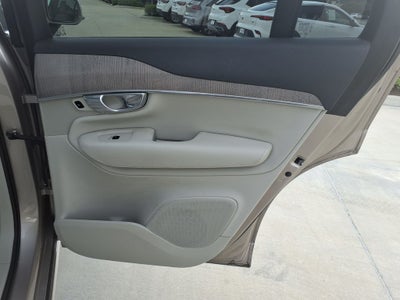 2024 Volvo XC90 B6 Plus Bright Theme