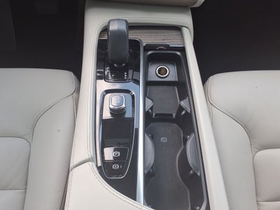 2024 Volvo XC90 B6 Plus Bright Theme