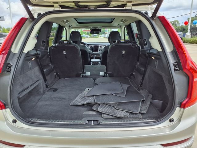2016 Volvo XC90 T6 Momentum