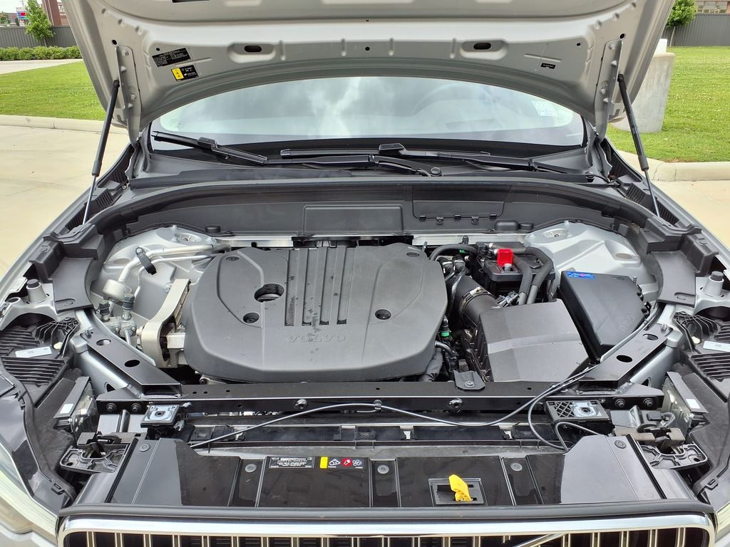 2023 Volvo XC60 B5 Ultimate Bright Theme