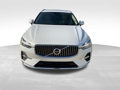 2023 Volvo XC60 B5 Ultimate Bright Theme