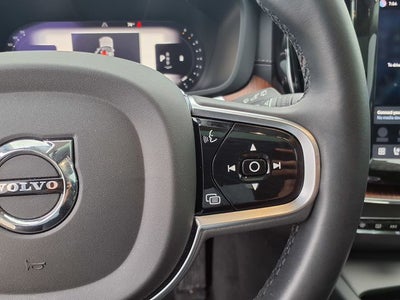 2023 Volvo XC60 B5 Ultimate Bright Theme