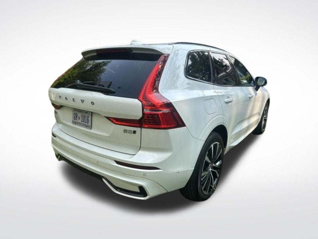 2024 Volvo XC60 B5 Plus Dark Theme
