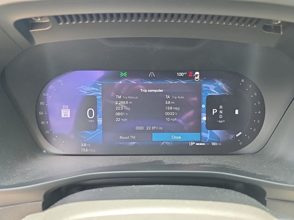 2024 Volvo XC40 B5 Plus Bright Theme