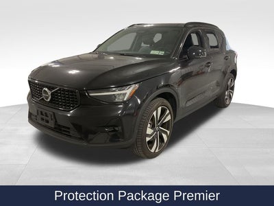 2024 Volvo XC40 B5 Plus Dark Theme