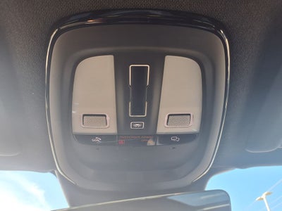 2023 Volvo XC40 B5 Plus Dark Theme