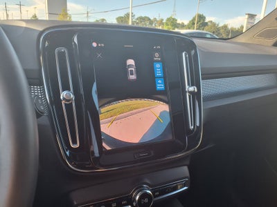 2023 Volvo XC40 B5 Plus Dark Theme