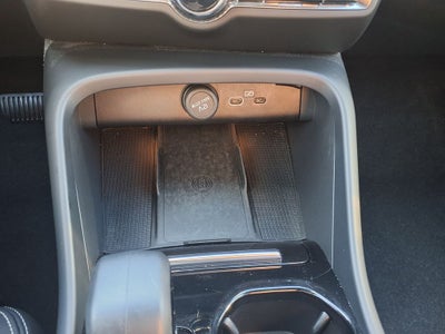 2023 Volvo XC40 B5 Plus Dark Theme