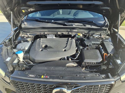 2023 Volvo XC40 B5 Plus Dark Theme