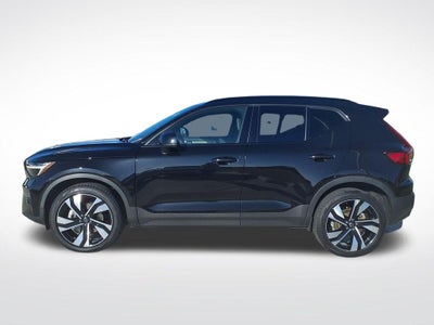 2023 Volvo XC40 B5 Plus Dark Theme