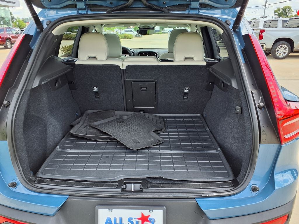 2023 Volvo XC40 Ultimate