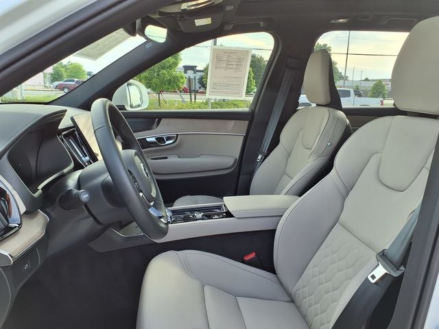 2026 Volvo XC90 B5 Plus